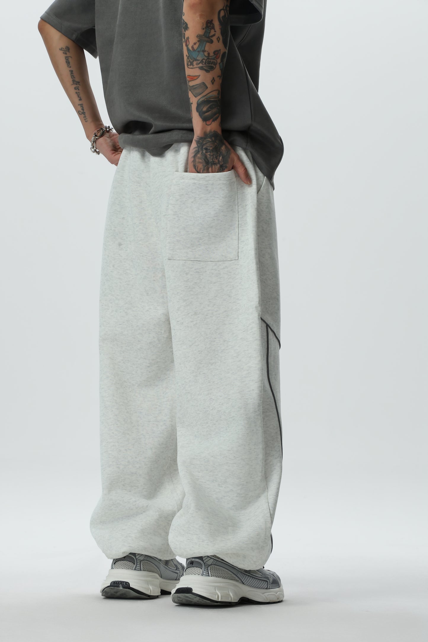 Men's Skinny Pants for Autumn and Winter, Trendy Sportswear Pants, Men's Loose and Casual Pants with Light Strips, Versatile Sweatpants
