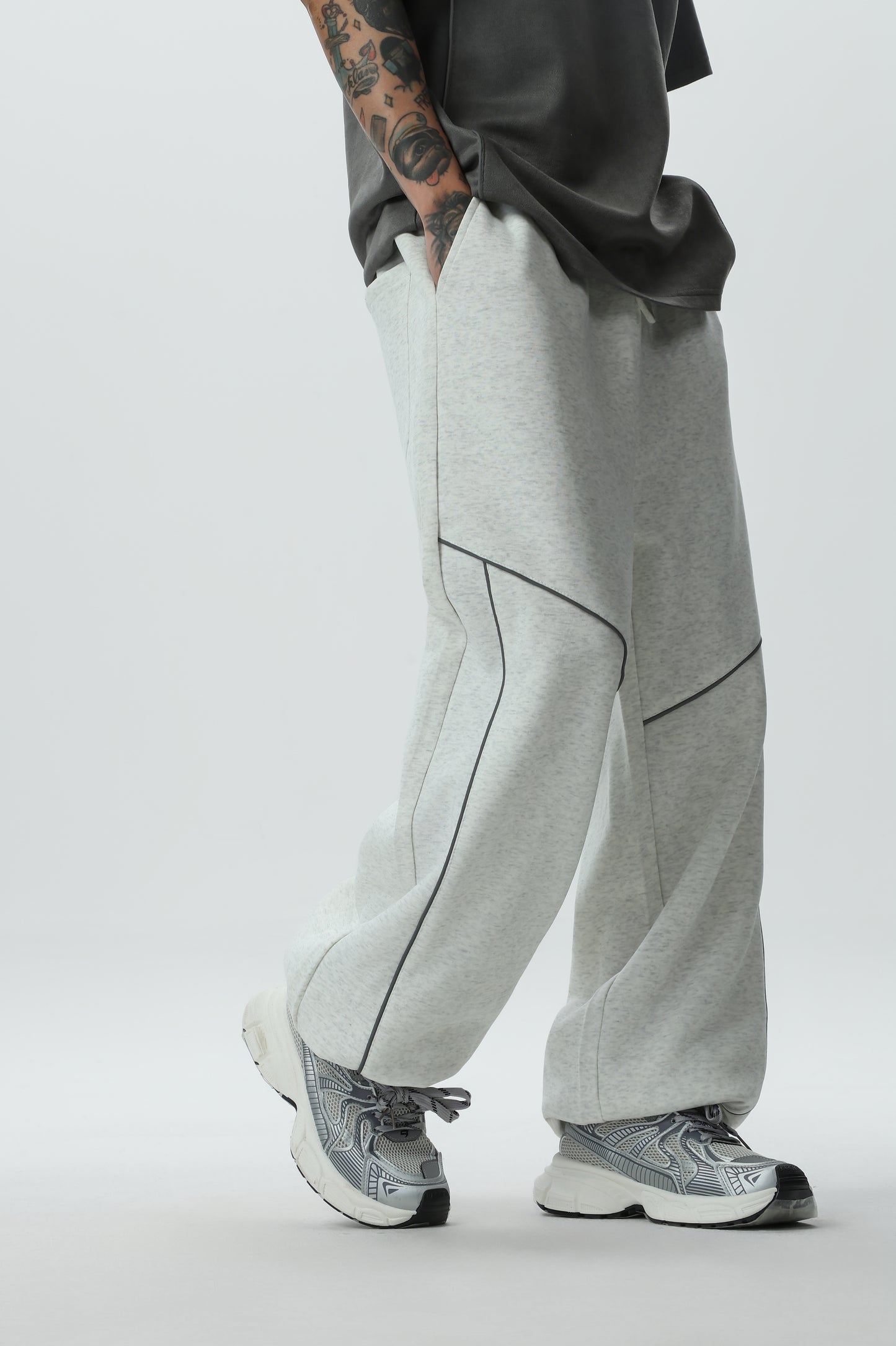 Men's Skinny Pants for Autumn and Winter, Trendy Sportswear Pants, Men's Loose and Casual Pants with Light Strips, Versatile Sweatpants