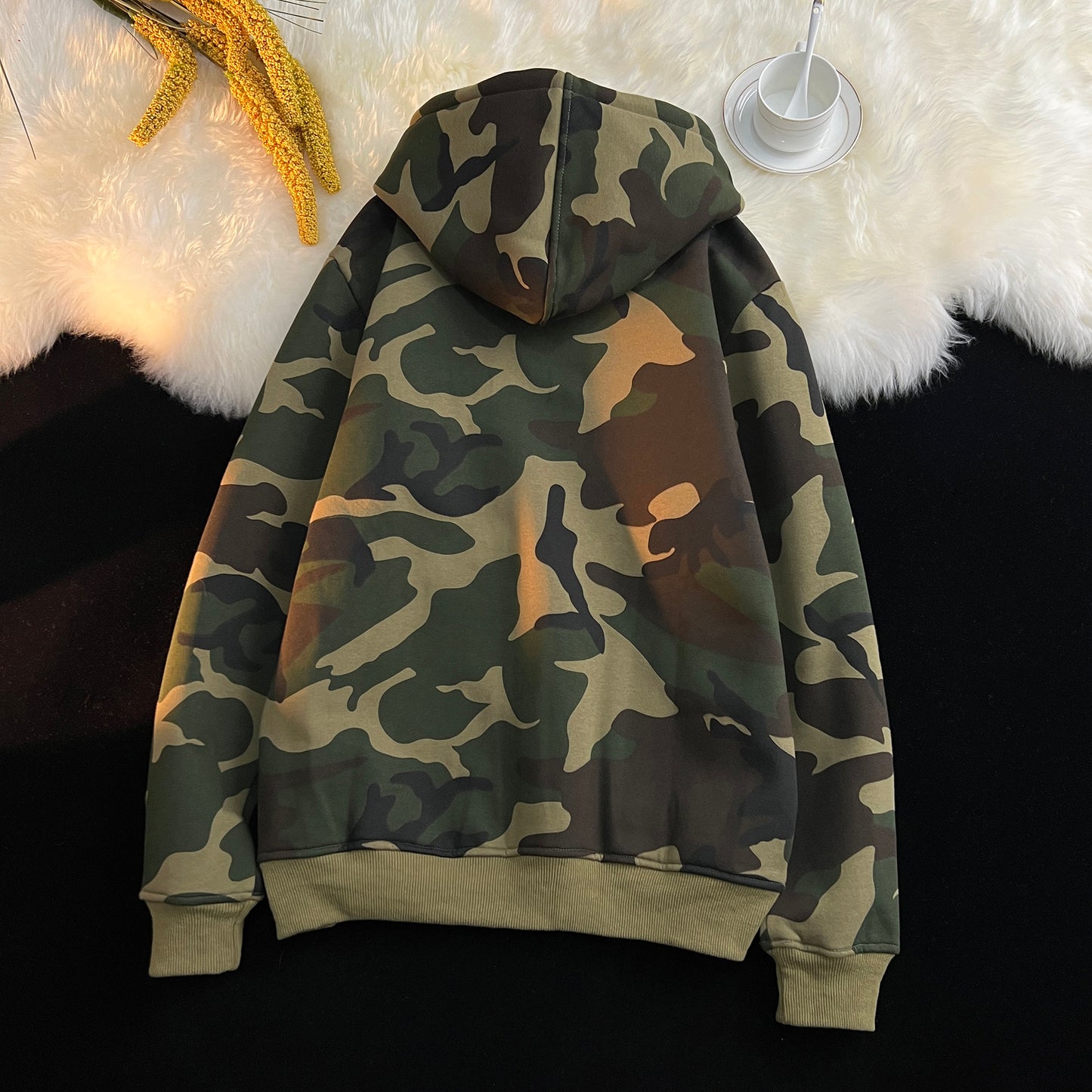 The New Autumn and Winter Camouflage Harajuku Hoodie from the Men's Fashion Brand Andy Lau is Loose